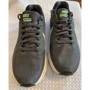 Nike Downshifter 7 Running Shoes Womens 7.5